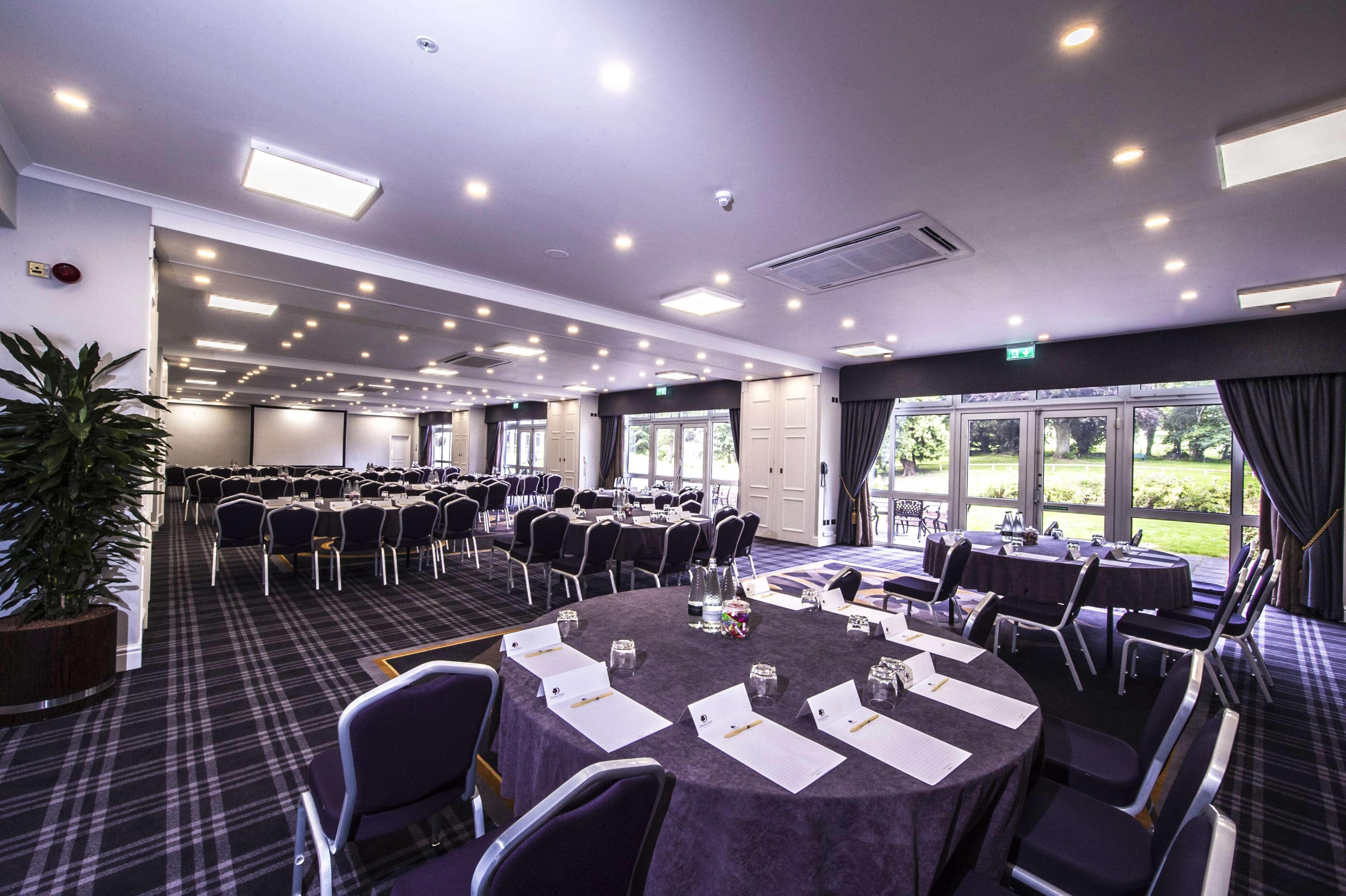 Doubletree By Hilton Cheltenham-Cotswolds Ngoại thất bức ảnh