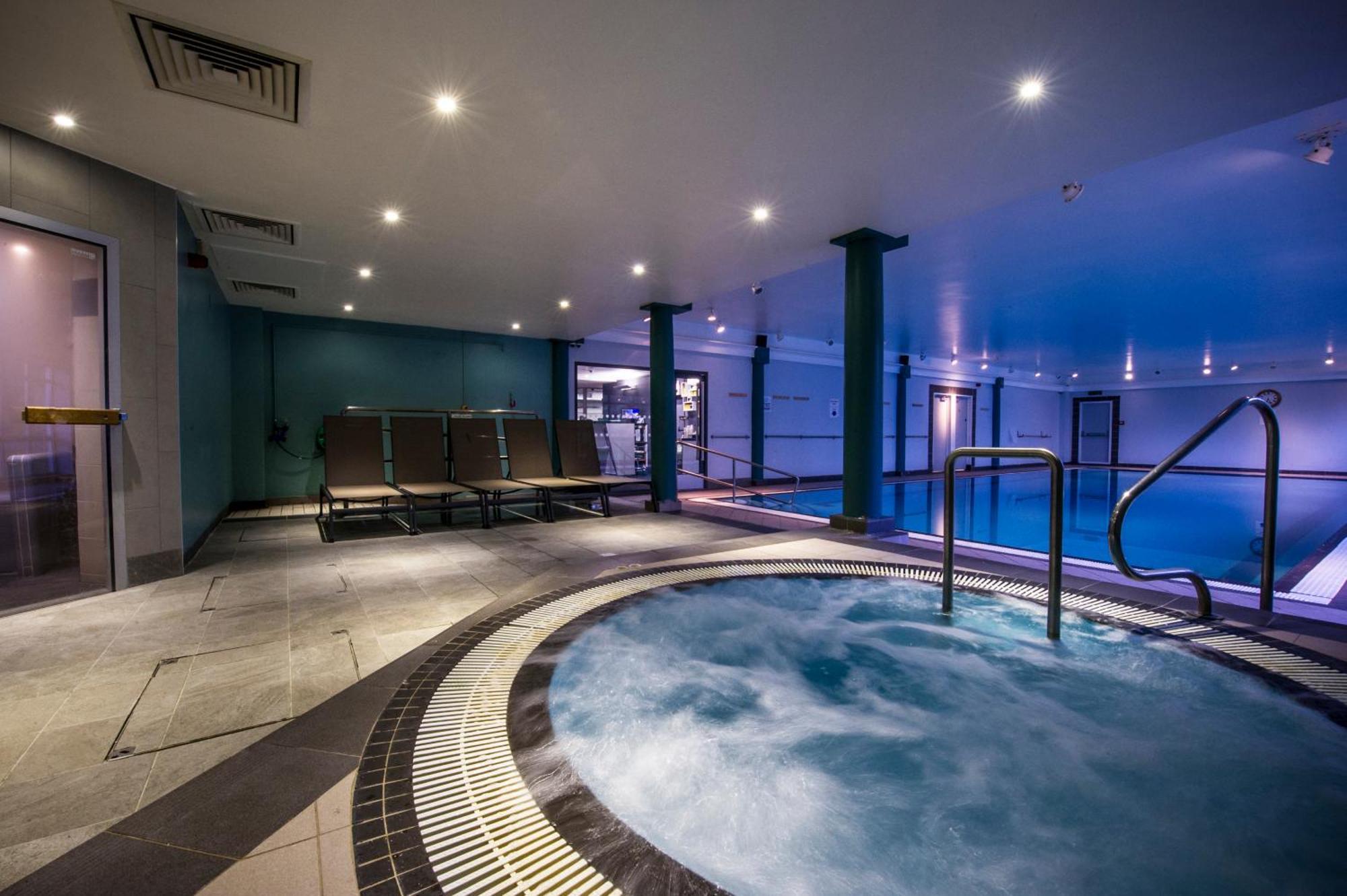 Doubletree By Hilton Cheltenham-Cotswolds Ngoại thất bức ảnh