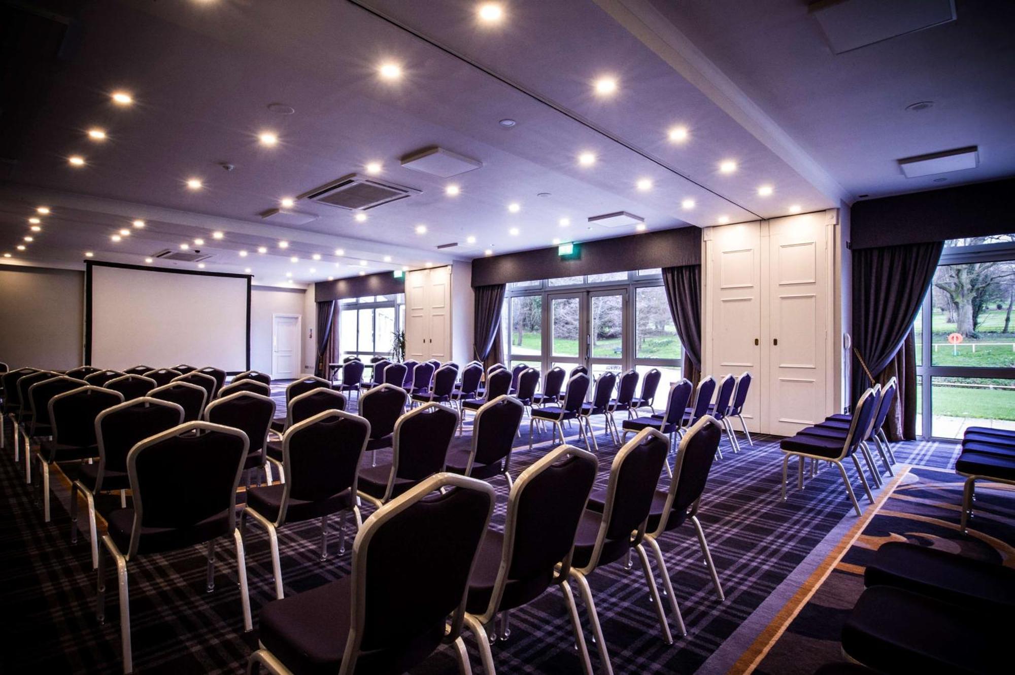 Doubletree By Hilton Cheltenham-Cotswolds Ngoại thất bức ảnh