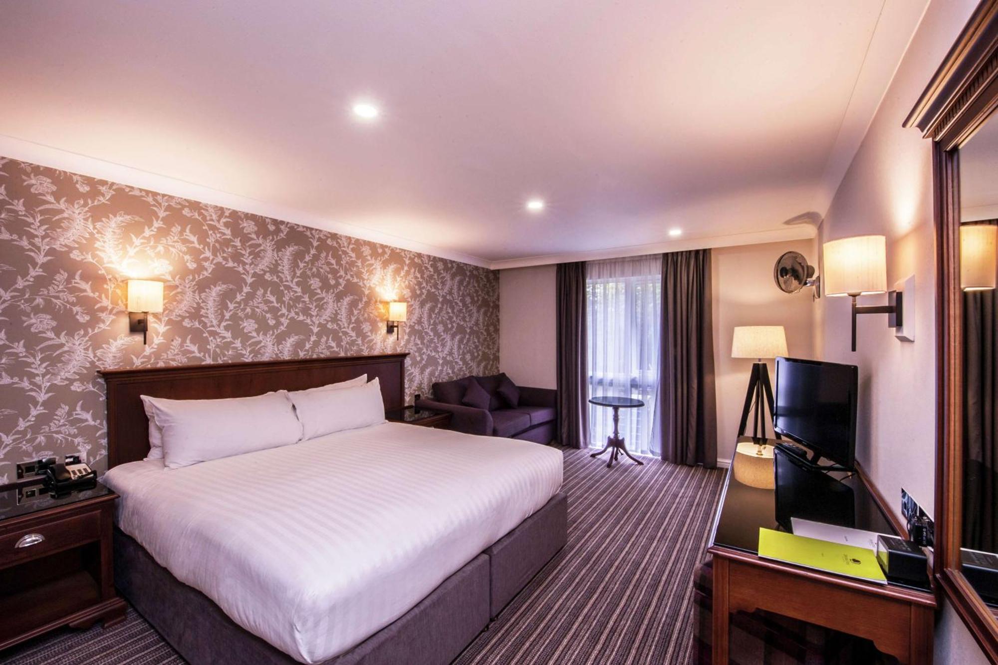 Doubletree By Hilton Cheltenham-Cotswolds Ngoại thất bức ảnh