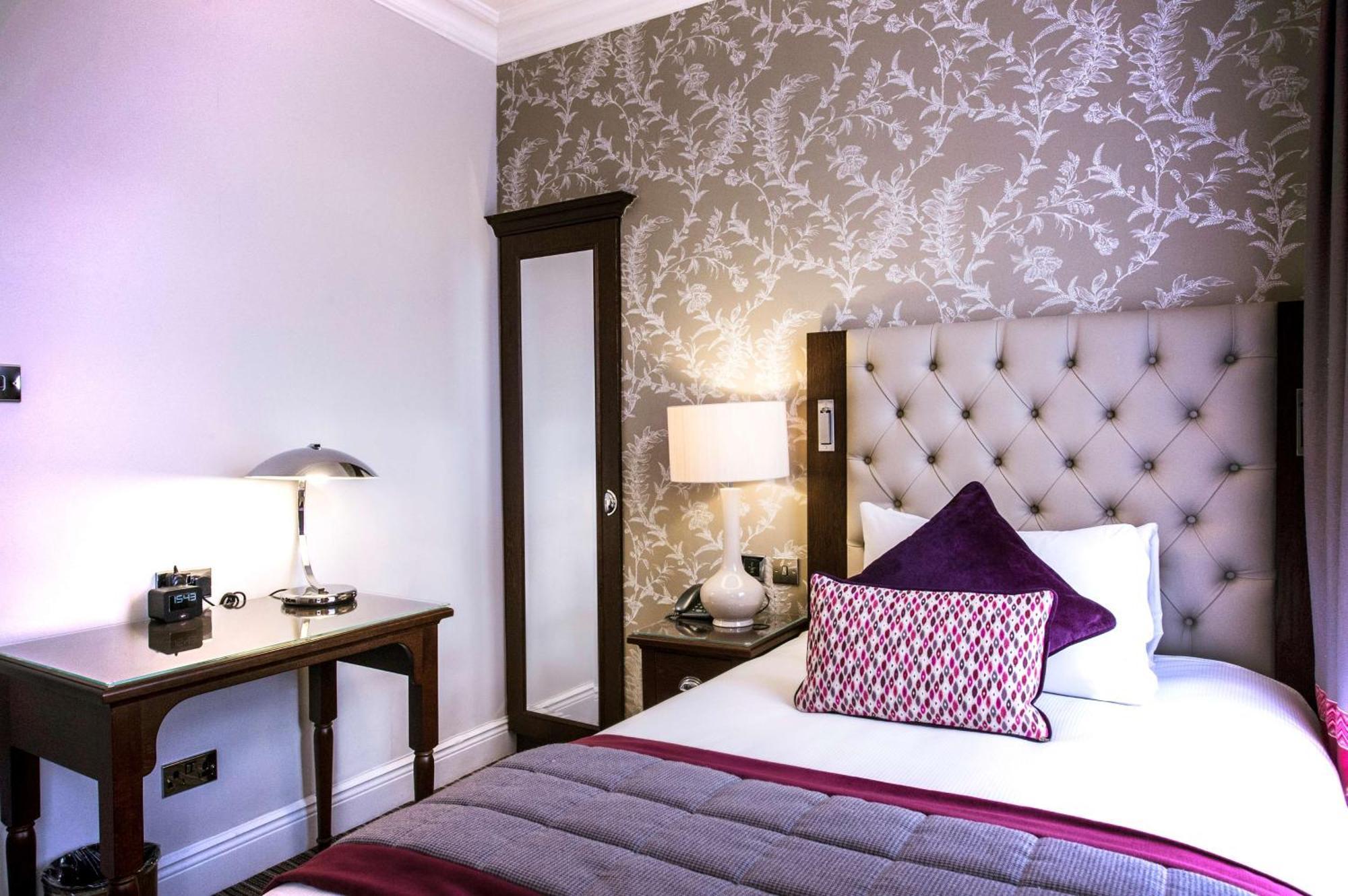 Doubletree By Hilton Cheltenham-Cotswolds Ngoại thất bức ảnh