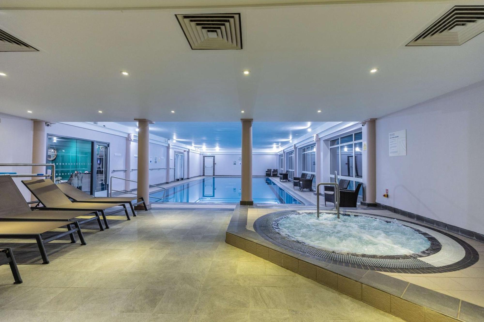 Doubletree By Hilton Cheltenham-Cotswolds Ngoại thất bức ảnh